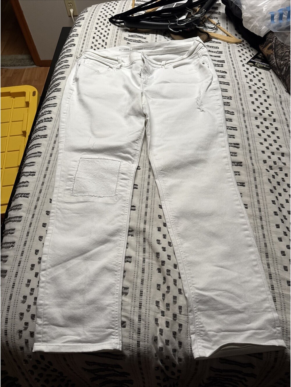 Old Navy White Boyfriend Straight Jeans Distressed Denim Sz 14
